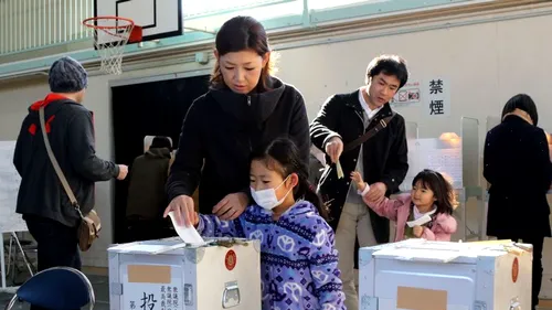 Japonezii merg la vot pentru a alege membrii parlamentului
