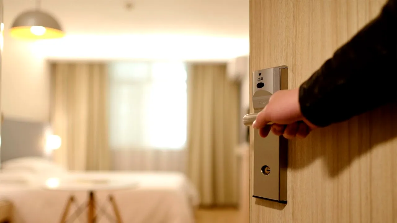 Atenție, turiști! Cele două obiecte pe care nu trebuie să le atingi niciodată într-o cameră de hotel