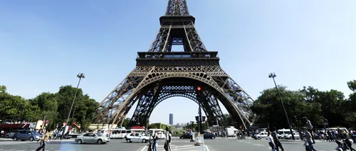 Turnul Eiffel, închis accesului public 18 ore din cauza unei greve
