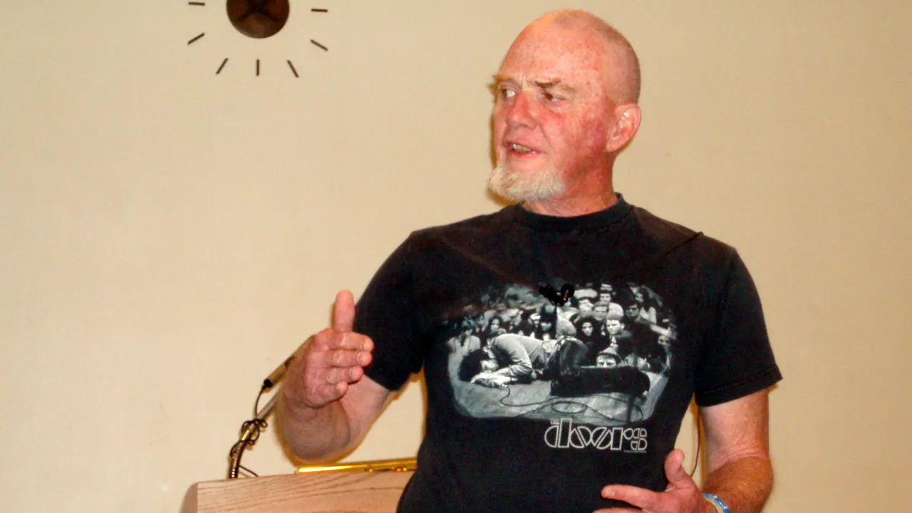 Michael Blake, laureat cu Oscar pentru scenariul filmului 