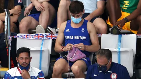Imaginea virală cu un campion olimpic, în timp ce tricota în tribune la Jocurile Olimpice de la Tokyo: 
