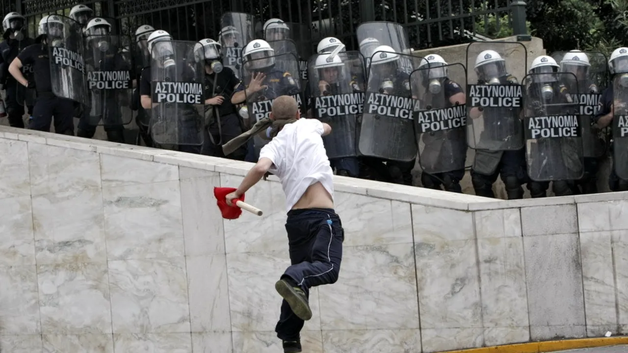 ROMÂNIA VA REZISTA unei eventuale ieșiri a Greciei din zona euro - BERD