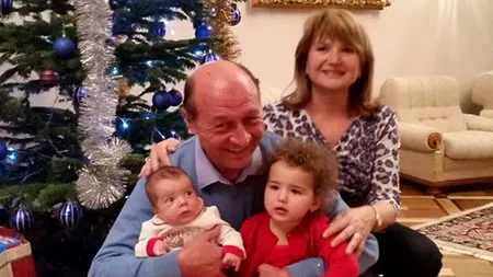 Ce face fostul președinte Traian Băsescu de Crăciun