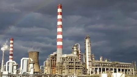 Petrotel Lukoil confirmă decizia de intrare în insolvență, însă asigură că va continua activitatea și va proteja locurile de muncă