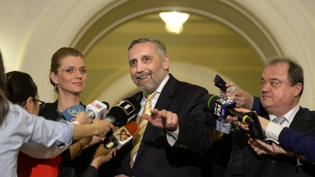 PNL îl retrage pe Munteanu și-l trimite pe Predoiu în cursa pentru București 