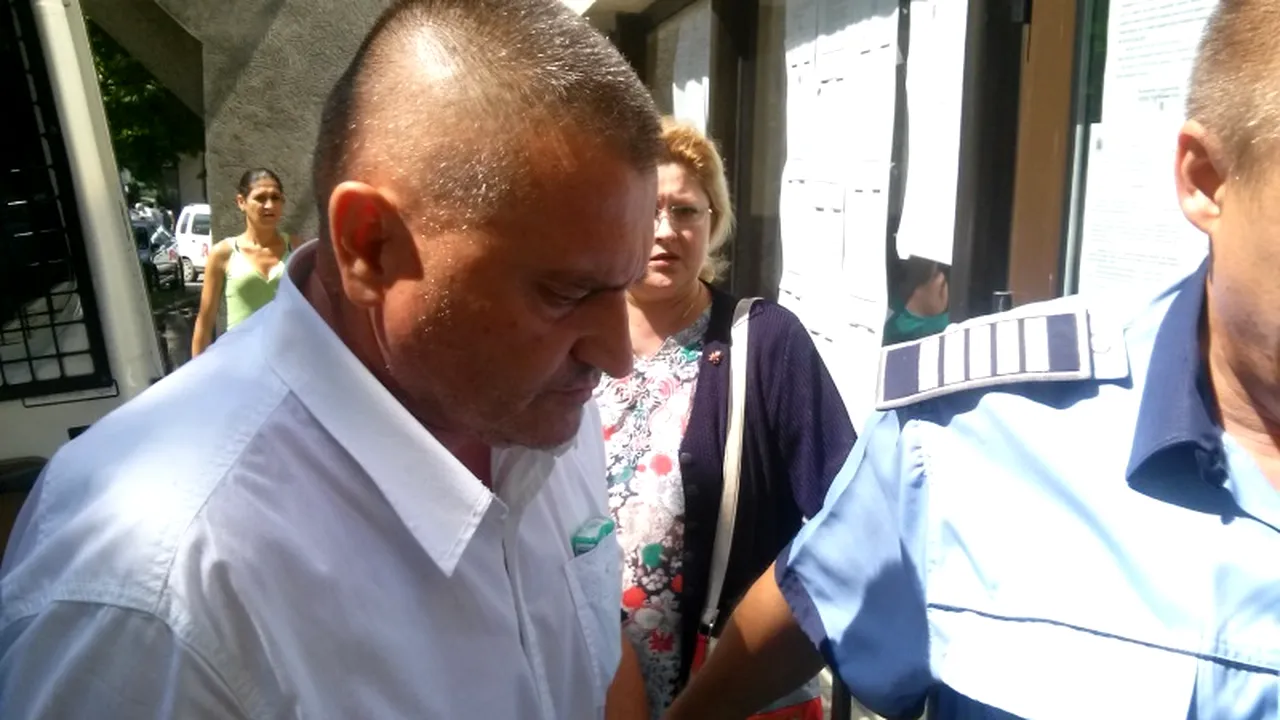 Procuror, suspendat după ce a primit bani și nopți de cazare ca să intervină pe lângă magistrați