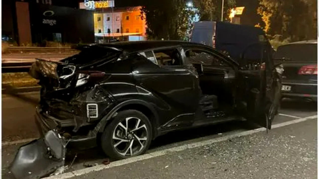 Alertă teroristă în Franța: arme de război, descoperite într-o mașină furată parcată lângă o sinagogă de lângă Paris