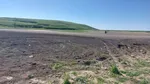 Lacul care se întindea pe o suprafață de 15 hectare a dispărut din cauza secetei. Oamenii din zonă sunt DISPERAȚI: „Au rămas craterele și nămolul”