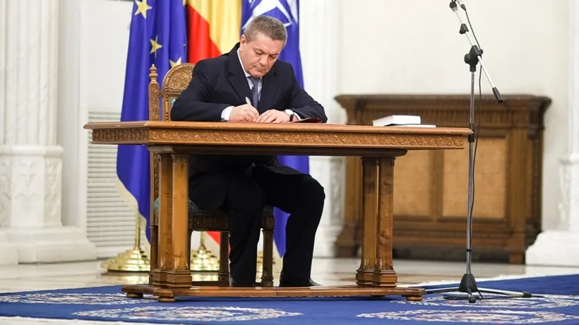 Premierul Ponta îi cere ministrului de interne Rus un raport privind urmăriții general. În jur de 5.000 de condamnați sunt liberi în România