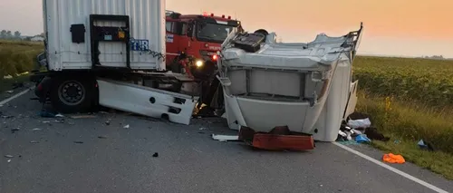 Accident mortal pe DN 56: Două persoane au murit după impactul dintre un tir și un tractor în județul Mehedinți