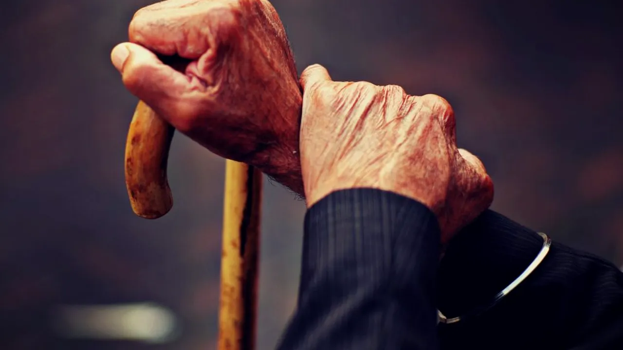 FINANȚE. Ministrul Cîțu, reacție după ce Fitch și Moody’s au lăsat corigentă România. Creșterea pensiilor este de vină pentru tot!