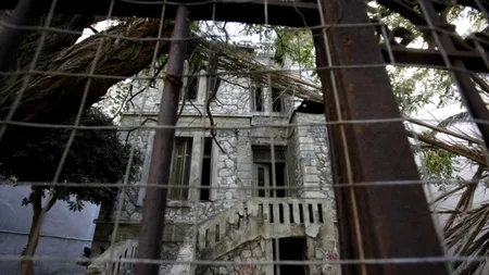 Statul elen scoate la licitație o casă bântuită. Cum sunt îndepărtați cumpărătorii de 