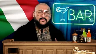 Dani Mocanu s-a angajat cârciumar, în Italia. Manelistul ar lucra, lângă Napoli, la barul unui român