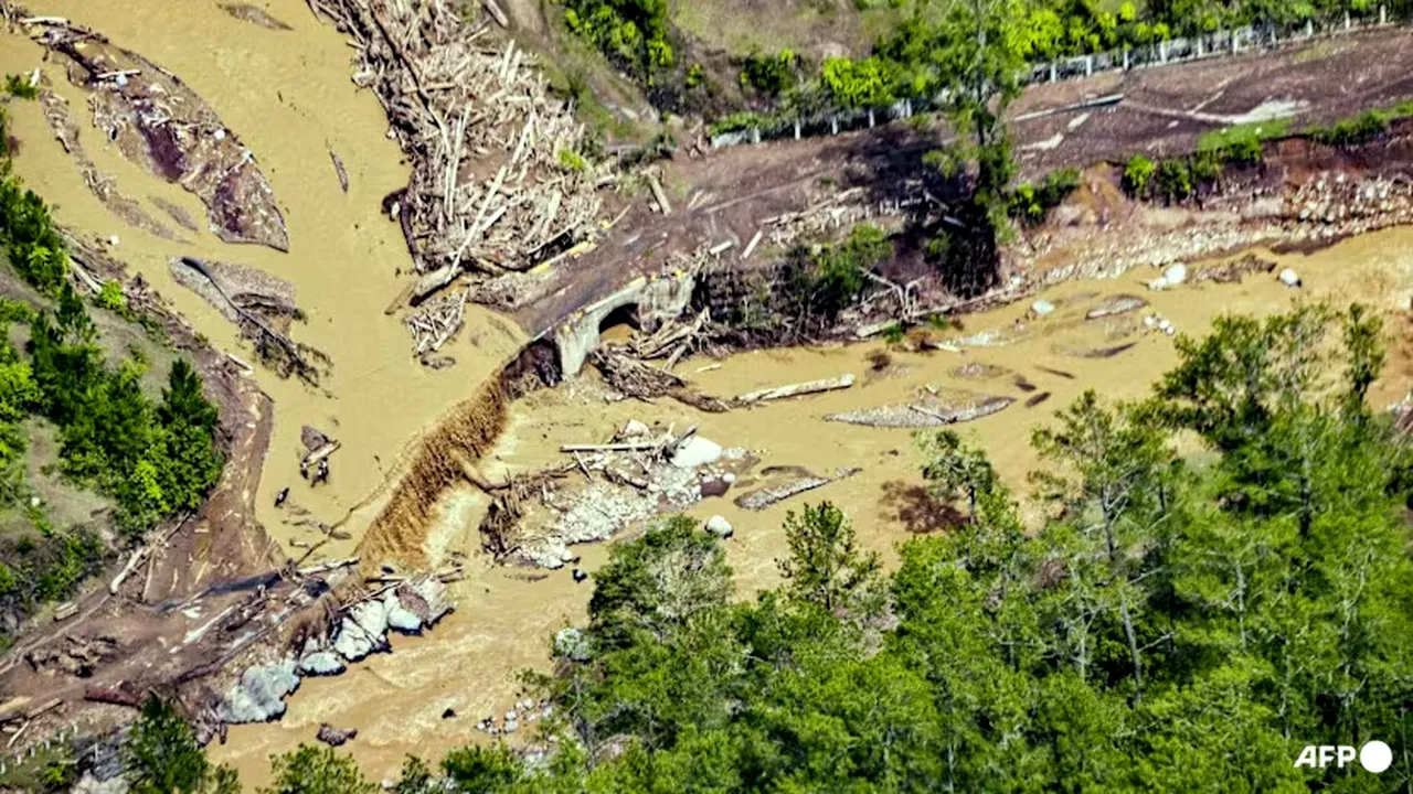 Peste 900 de morți și un milion de strămutați: Inundațiile catastrofale din Indonezia sunt amplificate de defrișări și schimbări climatice