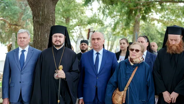 Ilie Bolojan, la slujba religioasă dedicată Unirii Basarabiei cu România, la Mănăstirea CERNICA