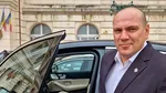 Deputat SOS, prins la Parlament cu un Mercedes de 120.000 €. În declarația de avere apare doar o Dacia 1300: „E pe firmă mașina”