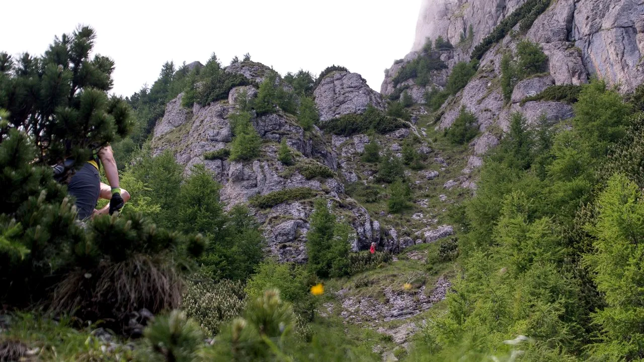 Accident cumplit în Munții Bucegi. O persoană a murit după ce a căzut de la o înălţime de aproximativ 100 de metri