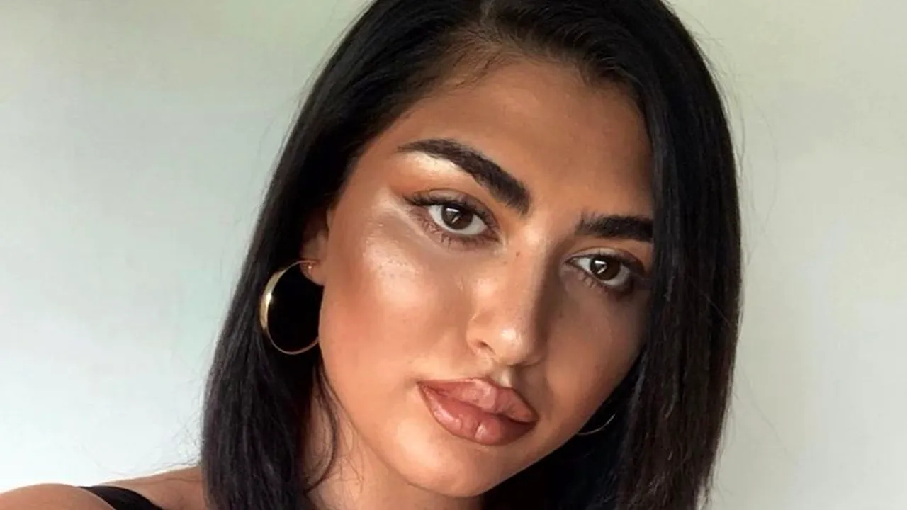 Motivul pentru care un fotomodel a plâns după ce a citit comentariile la fotografiile sale „obraznice