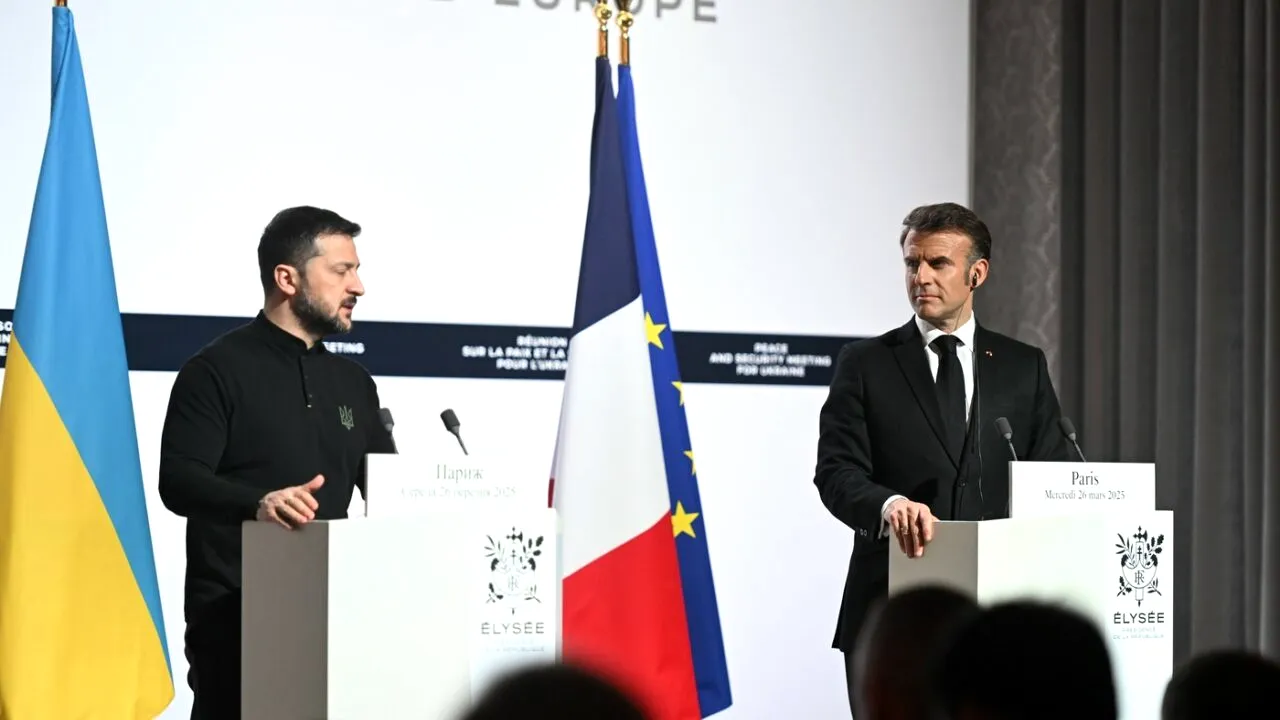 Macron și-a exprimat solidaritatea cu Ucraina, dar a respins trimiterea TRUPELOR europene pe „linia frontului”