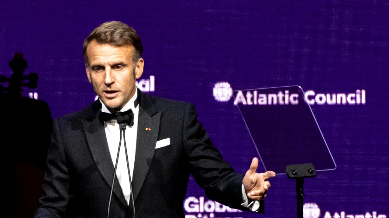 MACRON își exprimă solidaritatea cu Danemarca/ Frederiksen avertizează asupra „multiplicării atacurilor hibride”