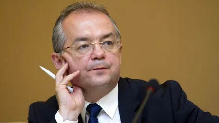 Emil Boc, obligat de Tribunal să amplaseze plăcuțe în maghiară în Cluj