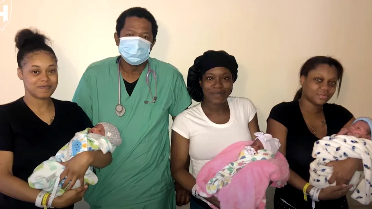 Șansă de 1 la 50 de milioane: Trei surori din Ohio au născut în aceeași zi, cu același medic