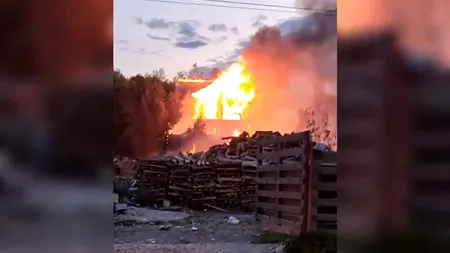 INCENDIUL puternic izbucnit la un grajd al unei pensiuni din Râșnov s-a extins la unitatea turistică și clădirea restaurantului