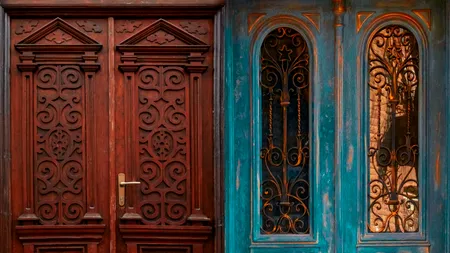 O familie de români a ocupat ABUZIV casa unui bătrân în orașul Grenoble din Franța. Ce pedeapsă riscă aceștia