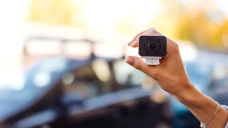 E oficial! Șoferii vor fi AMENDAȚI pe baza filmărilor cu telefonul sau camera de bord