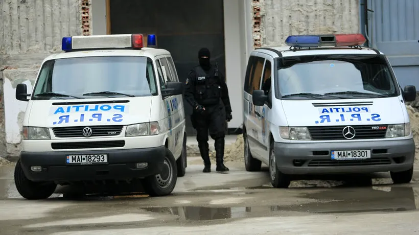 Tâlharii prinși joi în București, după o urmărire cu focuri de armă, au fost arestați preventiv