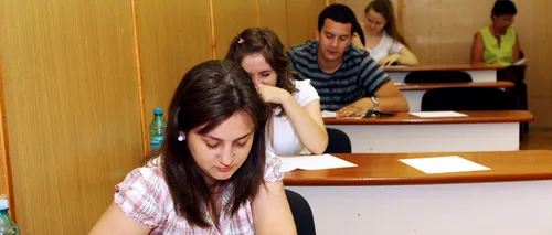 EVALUARE NAȚIONALĂ: Un elev din București a fost eliminat de la proba la Matematică după și-a adus telefonul în sală