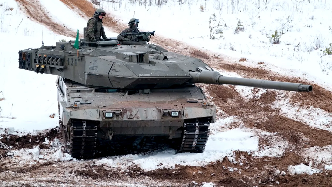 O țară bogată din Europa, care nu are tancuri proprii, vrea să își formeze propriul batalion. Dar nu are bani