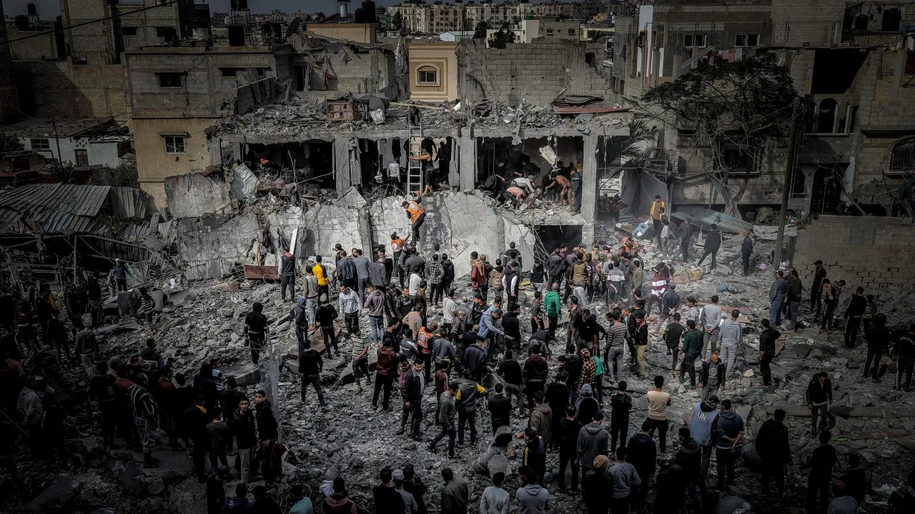 Zeci de combatanți Hamas s-au predat / Netanyahu amenință, în contextul atacurilor Hezbollah, că Beirutul ar putea ajunge ca Fâșia Gaza