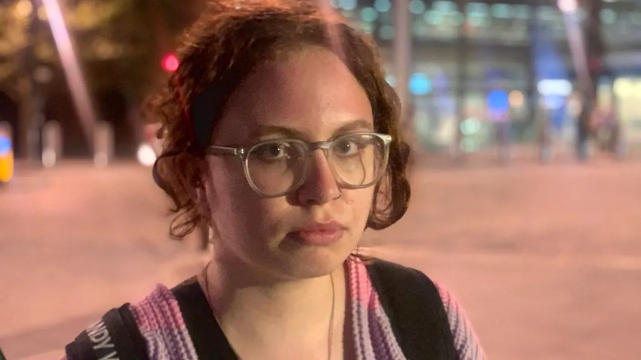 O mamă, nevoită să își părăsească copiii și soțul din cauza locului de muncă: ,,Este o nebunie totală!’’ 