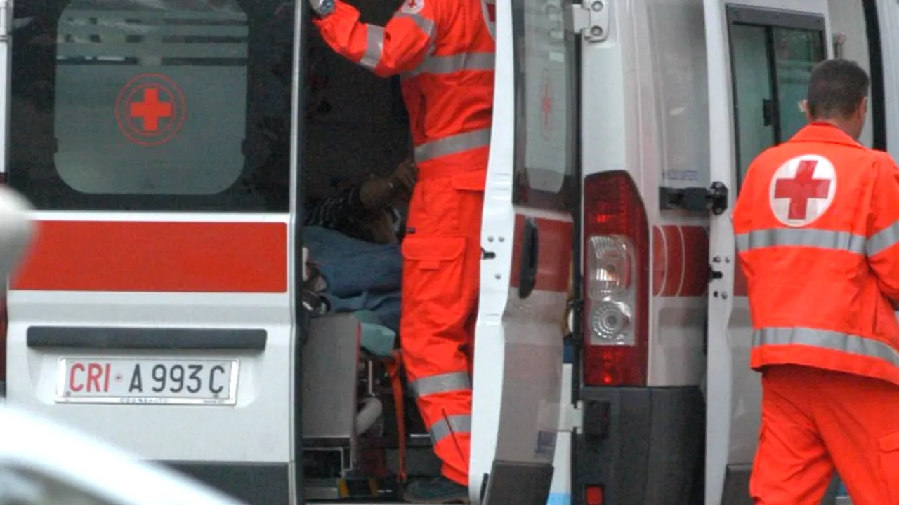 Copilul de 4 ani al unui cuplu de români, aflaţi în vacanţă în Italia, a MURIT în mașina familiei parcată la soare