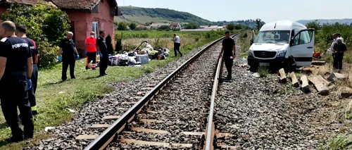 A murit și fetița rănită în accidentul feroviar de la Cluj. Mama sa și-a pierdut viața în aceeași tragedie, după ce microbuzul care le aducea din Italia a fost lovit de tren