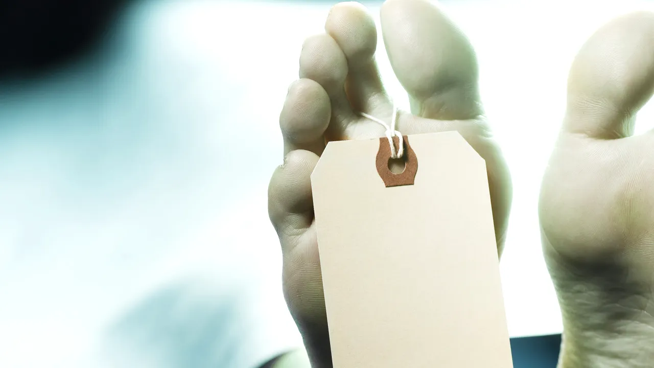 Asociație: Pacient mort la Spitalul de Neurologie Brașov, îngropat dezbrăcat, într-un sac. Înainte de deces, bărbatul ar fi fost ținut legat