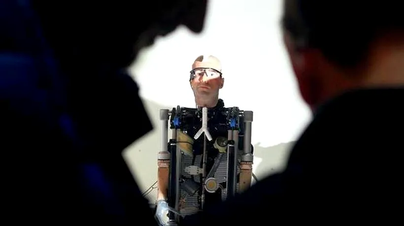 VIDEO. A fost creat omul bionic de 1 milion de dolari. Are inimă, plămâni și membre artificiale. Și noi am fost surprinși când l-am creat