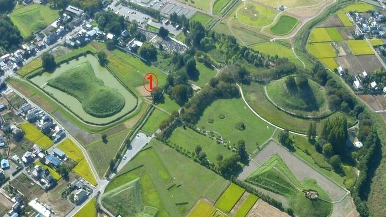 Construcțiile care uimesc lumea. Ce reprezintă de fapt aceste movile de pământ care au forma găurilor de chei. FOTO