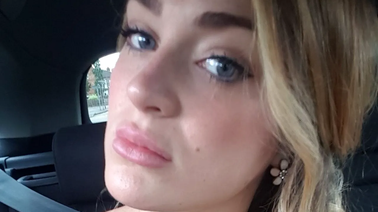 După o întâlnire ratată cu un bărbat cunoscut pe un site de dating, femeia a deschis o campanie de strângere de fonduri: Am plătit biletul degeaba. Mi-a zis că sunt grasă / Cum arată femeia - FOTO 