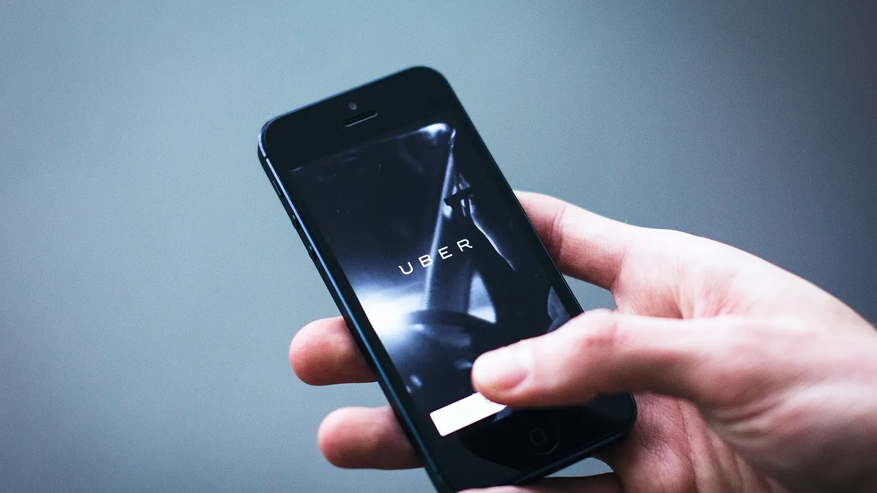 Uber a fost  dată în judecată în SUA. Compania se confruntă cu acuzații de discriminare