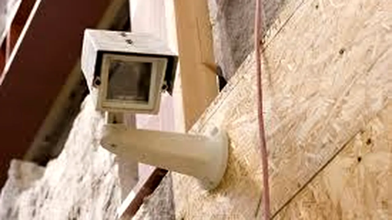 Străzile din apropierea a 22 de școli din Capitală, supravegheate video