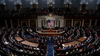 Congresul american îi limitează puterile lui Trump în războiul cu Iran