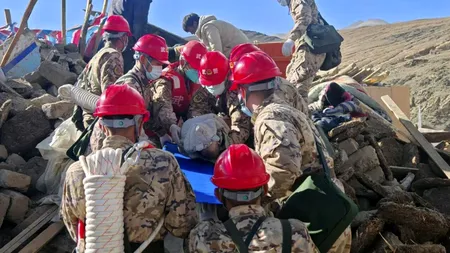 Cutremurul MORTAL din Tibet a fost surprins de camerele de supraveghere. Cum se vede dezastrul