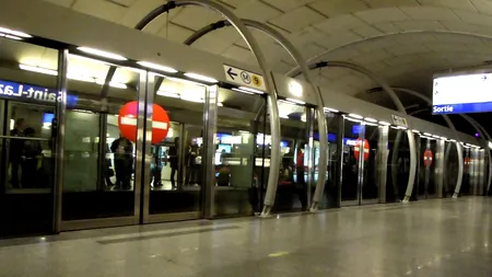 Mii de oameni au semnat o petiție online prin care cer montarea de scuturi anti-suicid la metrou, după crima din stația Dristor