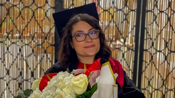 Adolescenta care își clădește propria-i libertate din scaunul cu rotile: „Am terminat liceul, am dat bacul, vreau să intru la facultate”