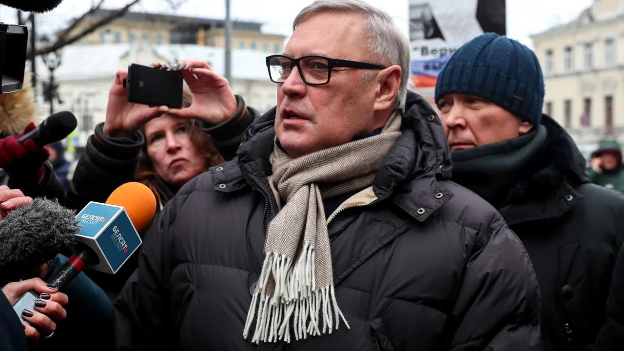 Nouă lovitură pentru Vladimir Putin. Un fost prim-ministru rus a părăsit țara