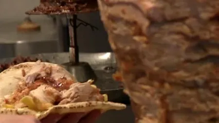 Răsturnare incredibilă de situație în cazul copilului care a murit după ce a mâncat shaorma. Ce spun părinții și ce verifică procurorii