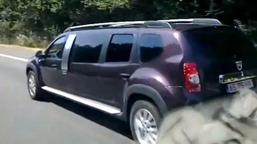 VIDEO: Limuzina Dacia Duster birou mobil a fost surprinsă în realitate, pe autostradă