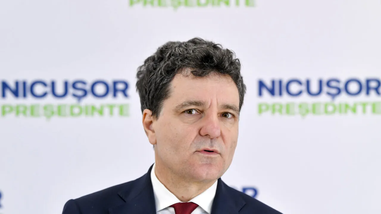 Nicușor Dan își lansează PROGRAMUL prezidențial „România Onestă” / Atacuri la adresa lui Ponta și Antonescu. „Vin din acest sistem de 35 de ani”